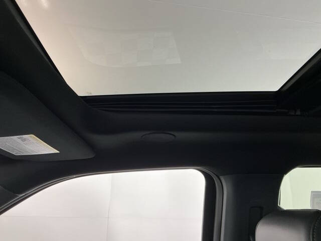 2025 Ford F-150 Lightning Platinum