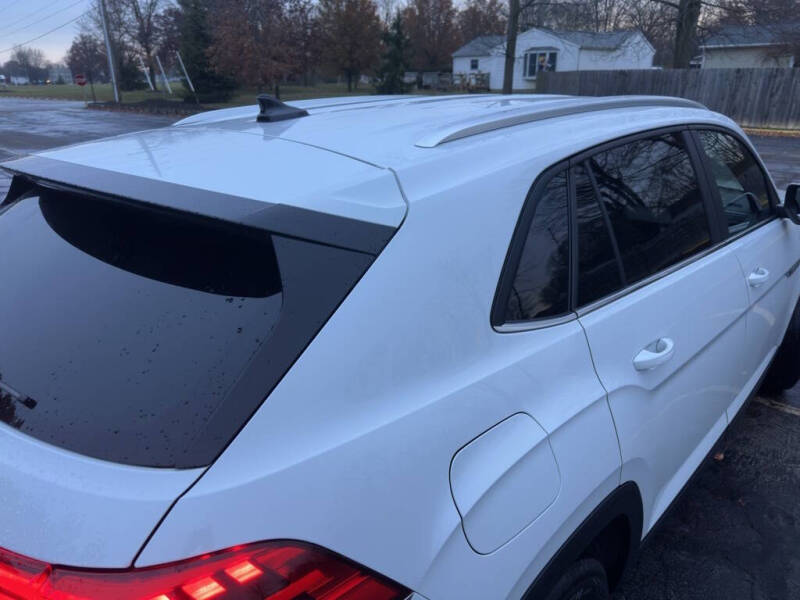 2024 Volkswagen Atlas Cross Sport SE 4Motion