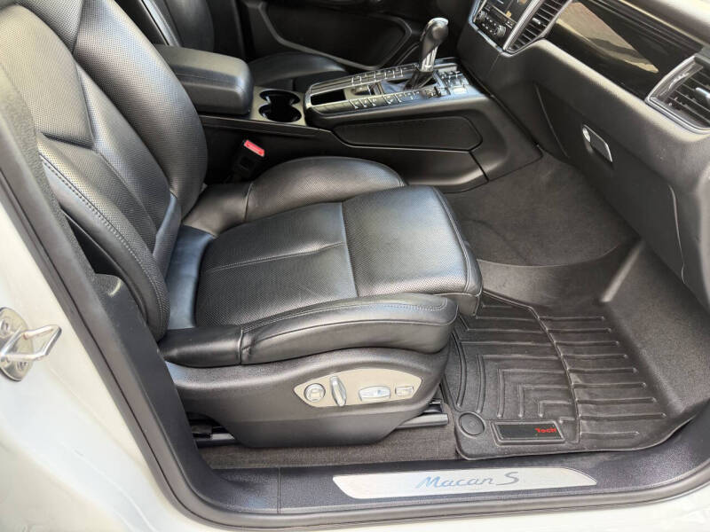 2018 Porsche Macan S