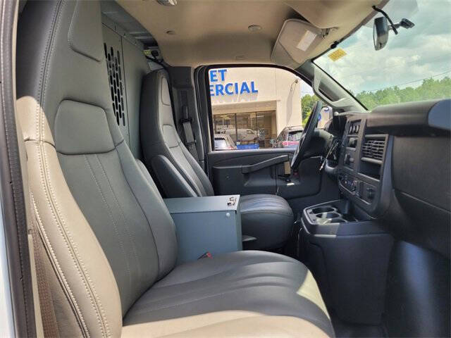 2025 Chevrolet Express 2500