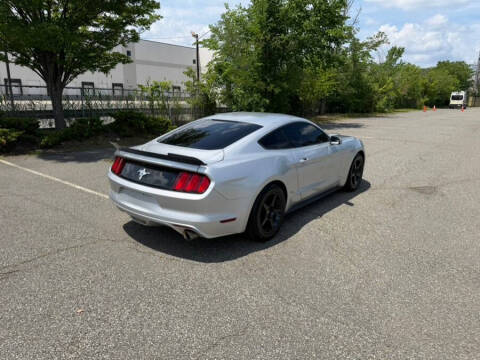 2017 Ford Mustang V6
