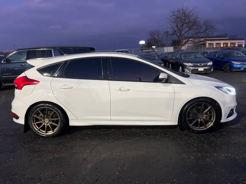 2017 Ford Focus ST