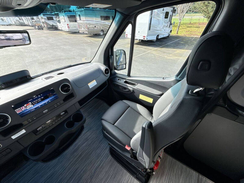 2025 Mercedes-Benz Sprinter