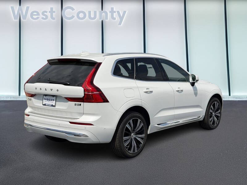 2023 Volvo XC60 B5 Plus Bright Theme