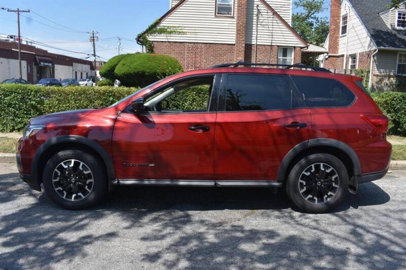 2020 Nissan Pathfinder SV