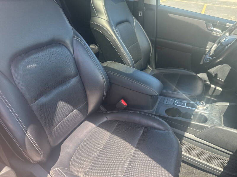 2020 Ford Escape SEL