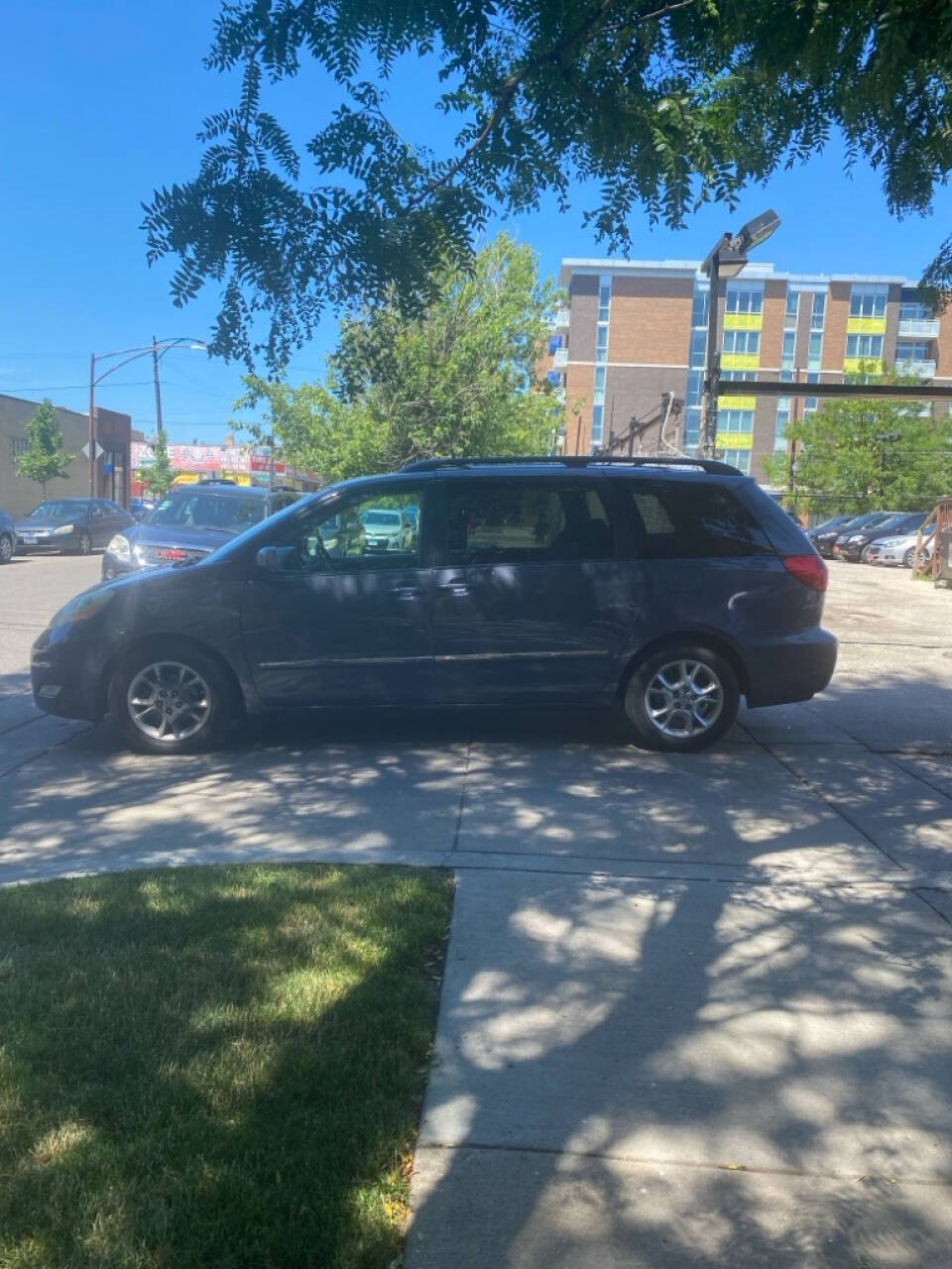 2006 Toyota Sienna for sale at Macks Motor Sales in Chicago, IL