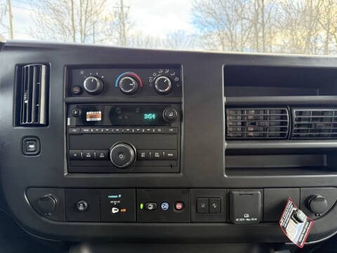 2025 Chevrolet Express 2500