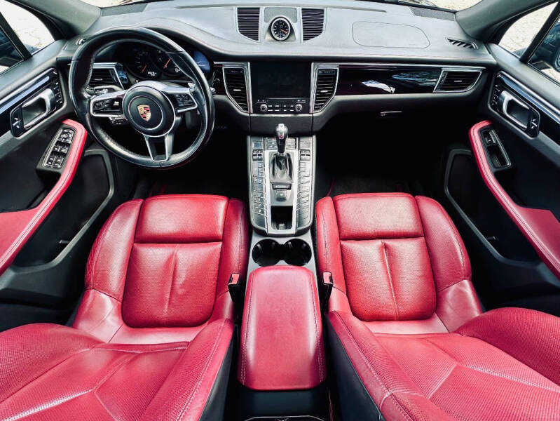 2018 Porsche Macan