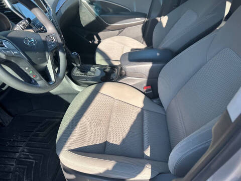 2017 Hyundai Santa Fe SE