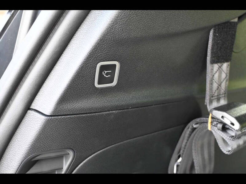 2025 Chrysler Voyager LX