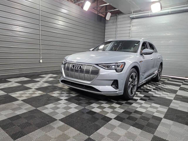 2022 Audi e-tron quattro Premium Plus