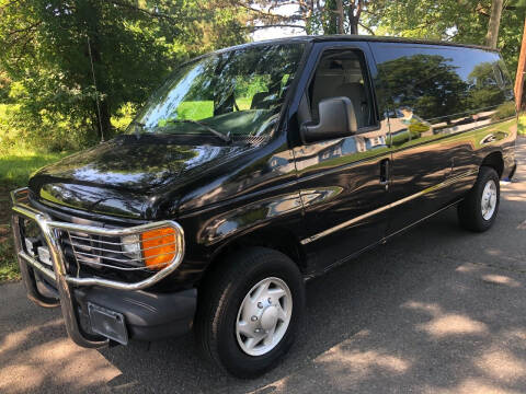 2005 Ford E-Series Cargo for sale at Morris Ave Auto Sales in Elizabeth NJ