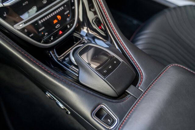 2019 Aston Martin DB11 20