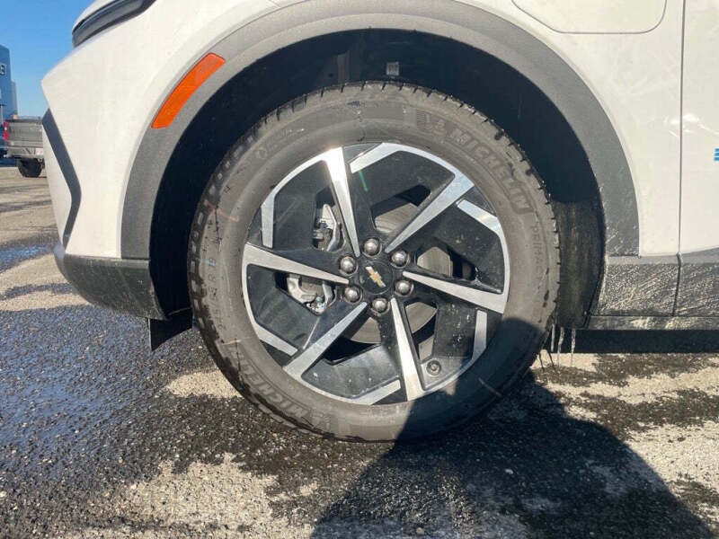 2026 Chevrolet Equinox EV LT 2