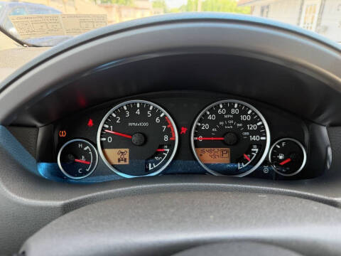 2005 Nissan Pathfinder SE