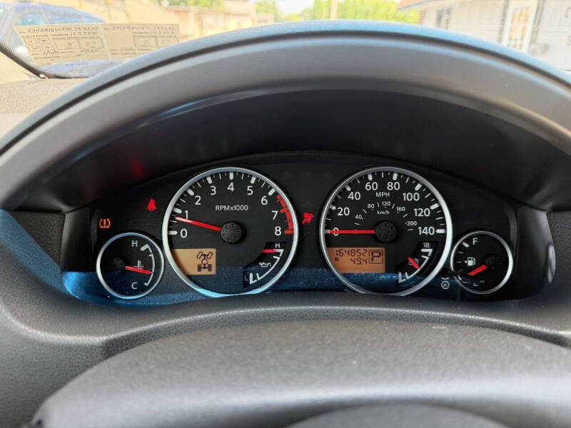 2005 Nissan Pathfinder SE