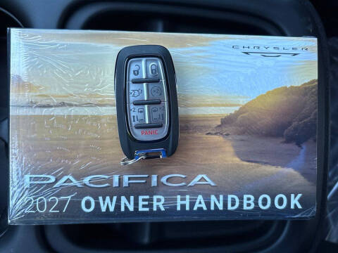 2027 Chrysler Pacifica Select