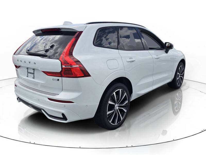 2025 Volvo XC60 B5 Plus Dark Theme