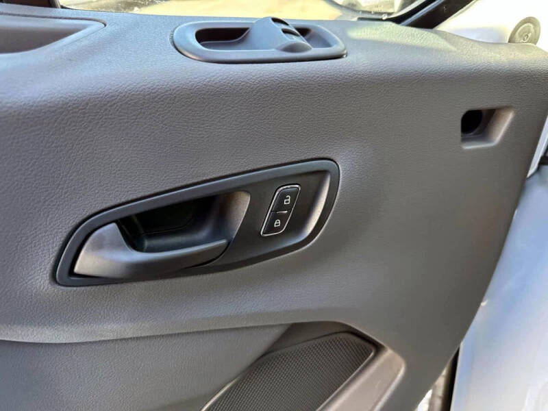 2025 Ford Transit 250