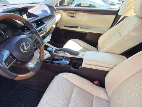 2018 Lexus ES 300h