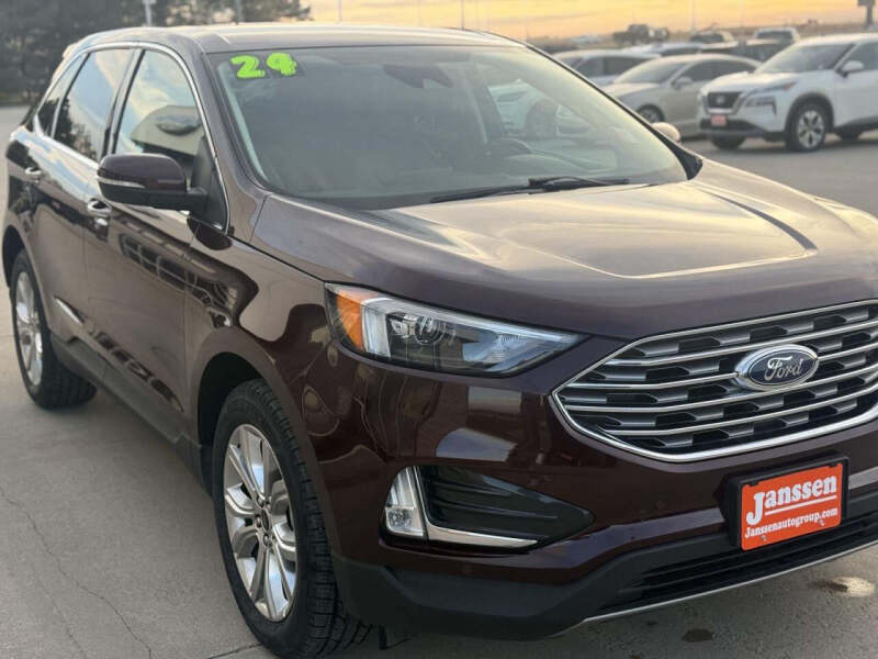 2024 Ford Edge Titanium
