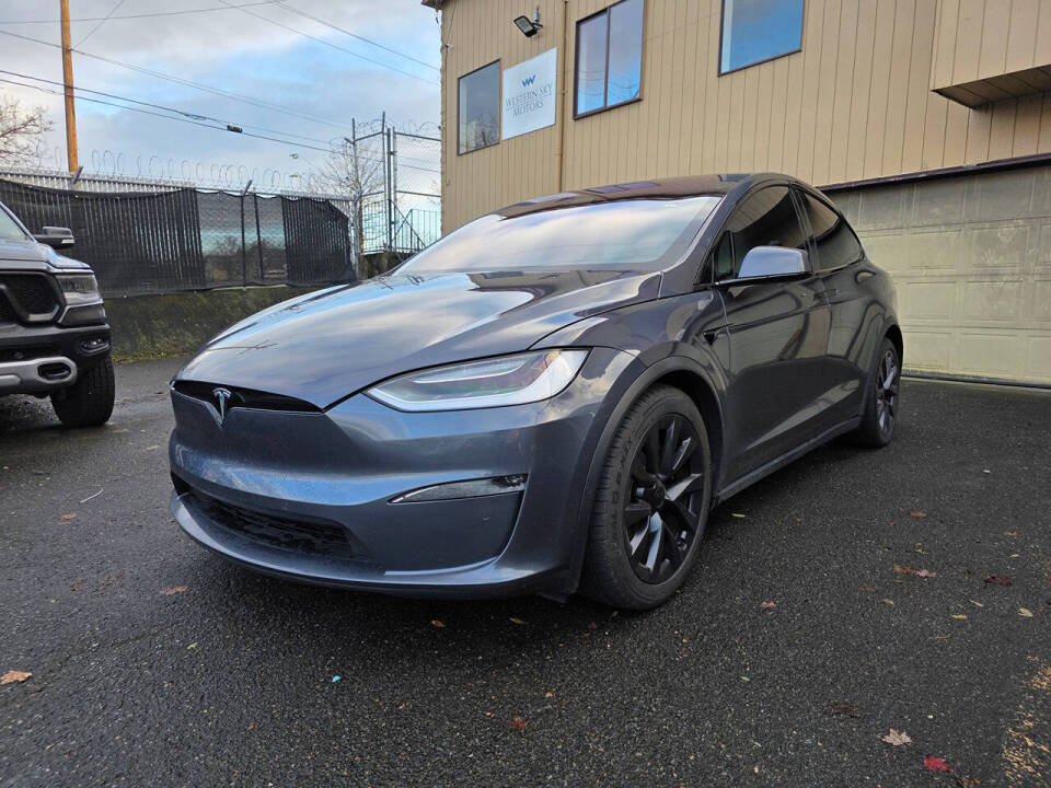 2022 Tesla Model X Long Range's photo