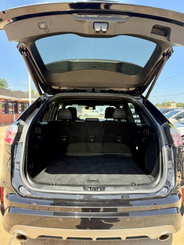 2022 Ford Edge Titanium