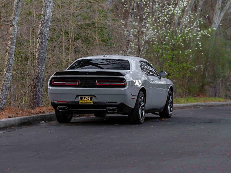 2021 Dodge Challenger SXT