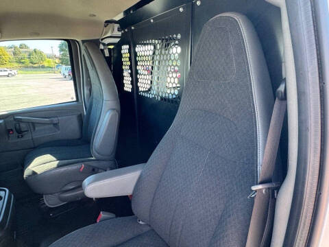 2023 Chevrolet Express 2500