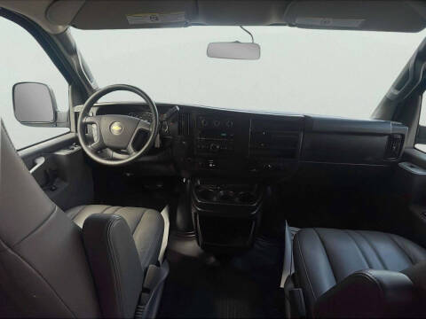 2017 Chevrolet Express 2500