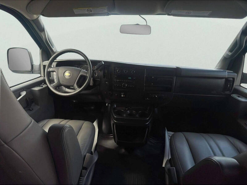 2017 Chevrolet Express 2500