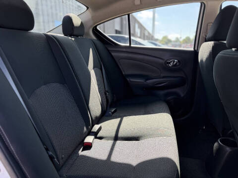2017 Nissan Versa 1.6 SV