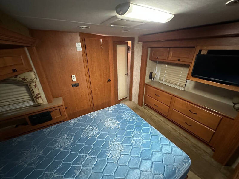 2007 Freightliner MH Chassis