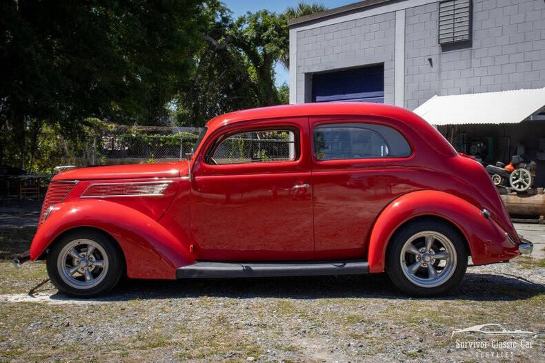 1937 Ford Tudor