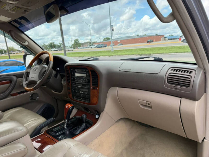 2001 Lexus LX 470