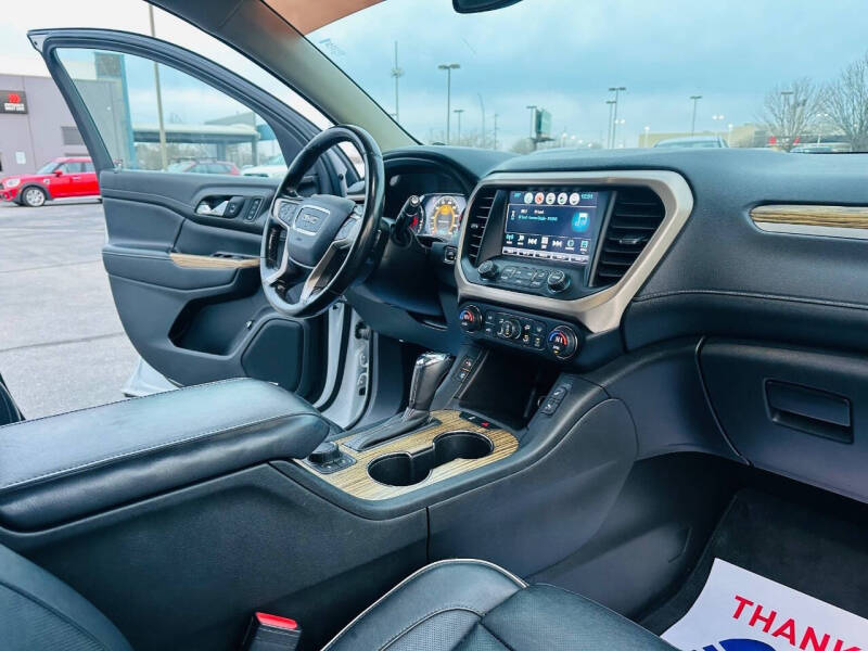 2019 GMC Acadia Denali