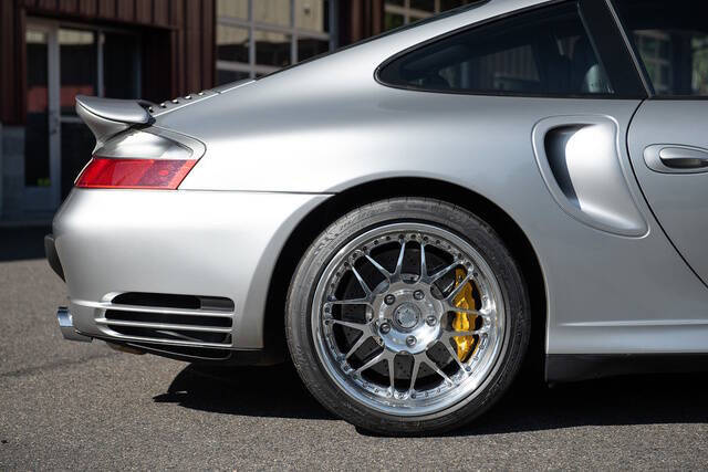 2003 Porsche 911 GT2