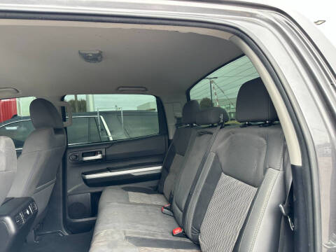 2015 Toyota Tundra SR5