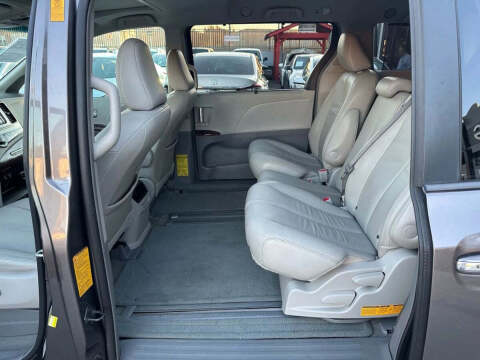 2013 Toyota Sienna