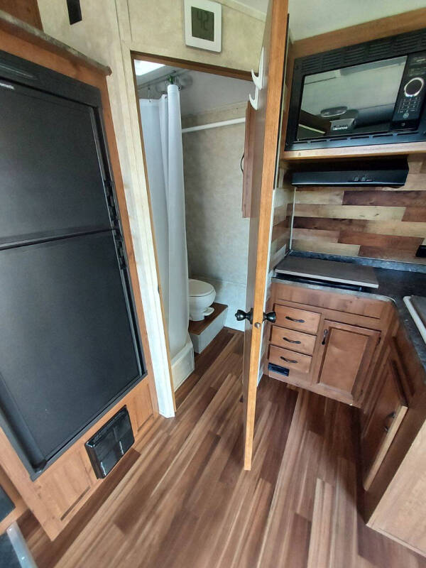 2016 Gulfstream Track & Trail