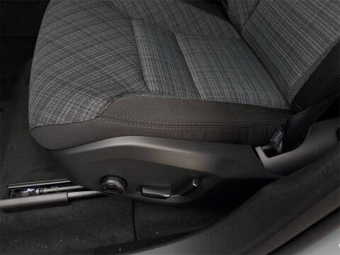 2025 Volvo XC60 T8 Core Dark Theme