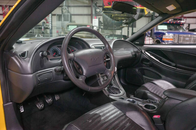 2004 Ford Mustang Mach 1 Premium