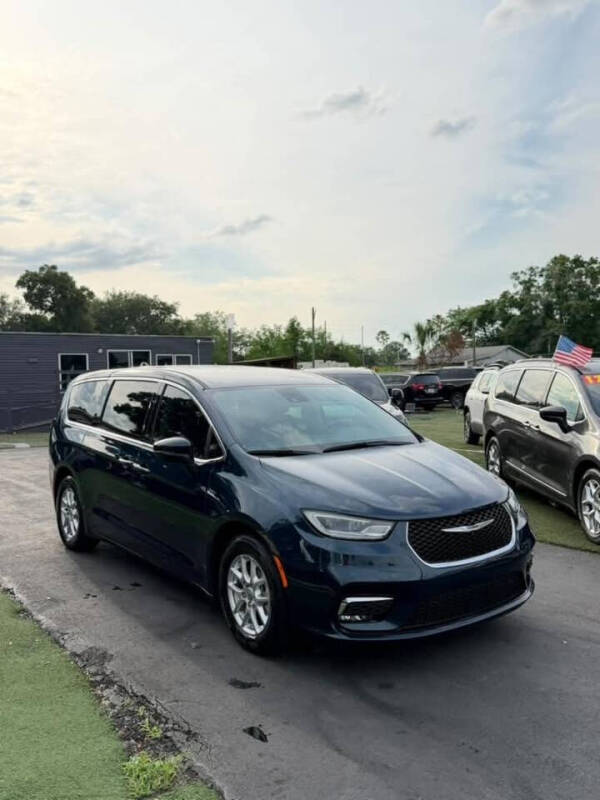 2023 Chrysler Pacifica Touring L