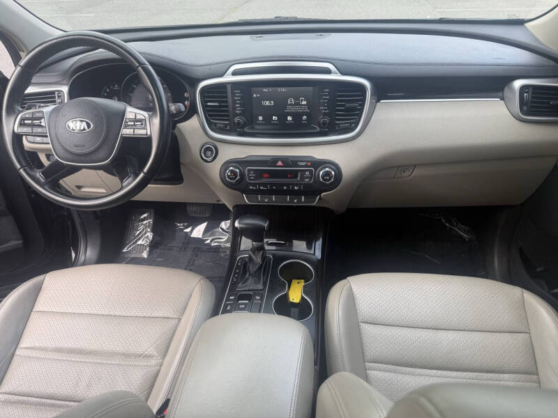 2020 Kia Sorento EX V6