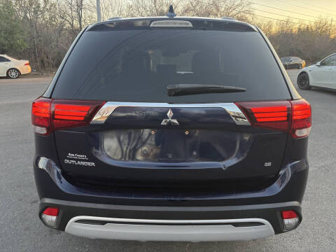 2020 Mitsubishi Outlander SE
