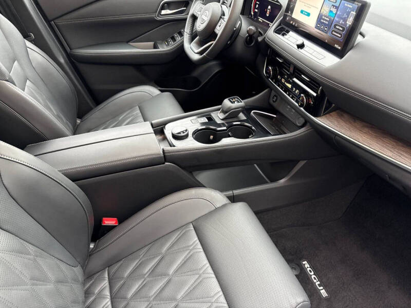 2024 Nissan Rogue Platinum