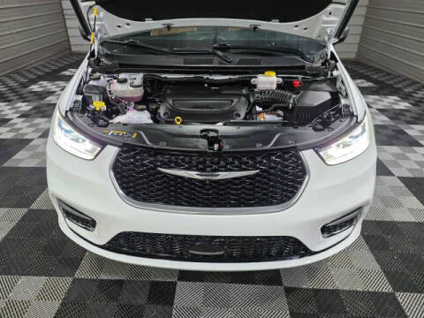 2025 Chrysler Pacifica Plug-In Hybrid Pinnacle