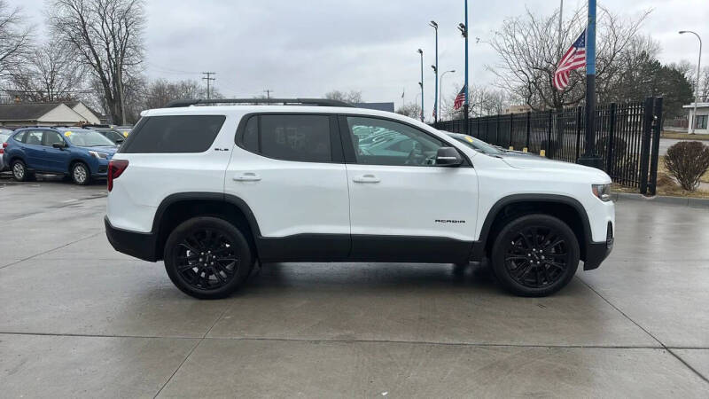 2023 GMC Acadia SLE