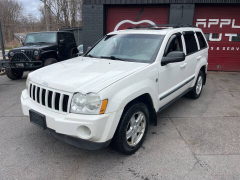 2007 Jeep Grand Cherokee for sale at Apple Auto Sales Inc in Camillus NY